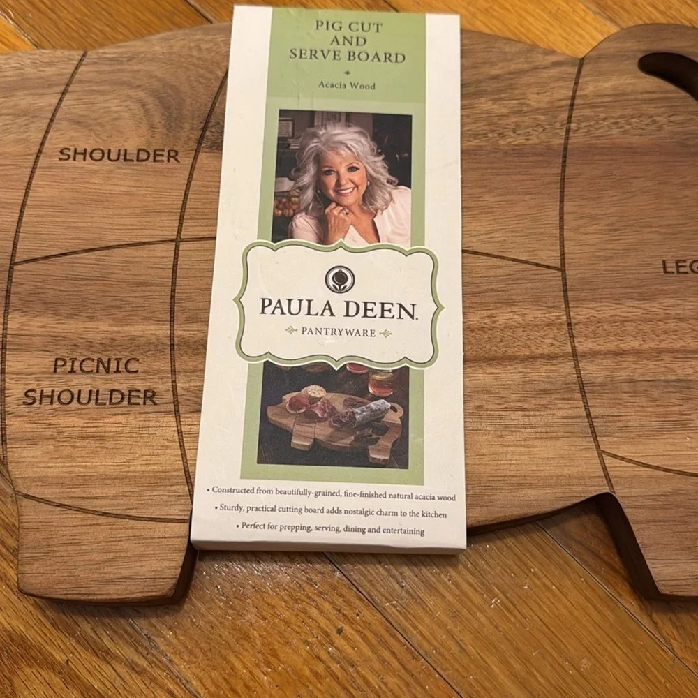 (NWT) HTF Paula Dean Pantryware Pig Shaped Acacia Wood Kitchen Cutting Board